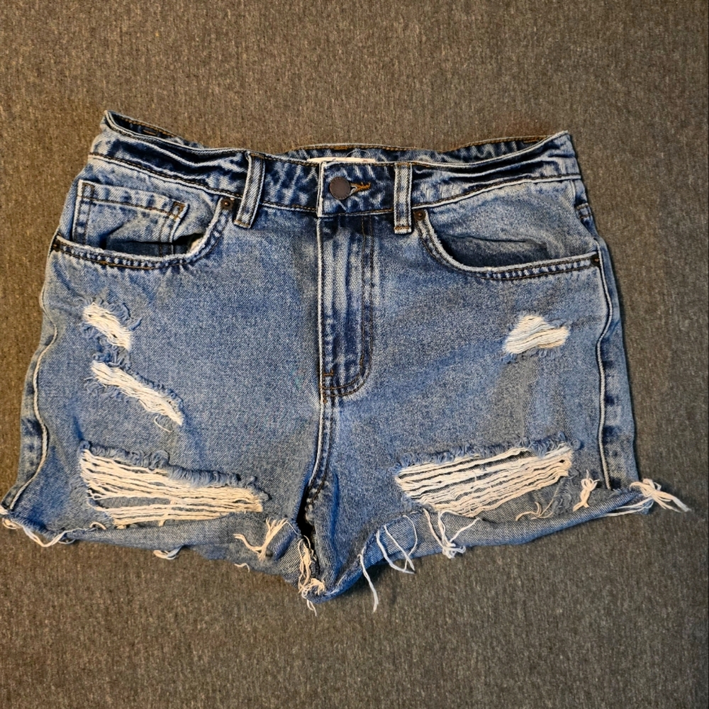 Womens size 28 O'Neill shorts